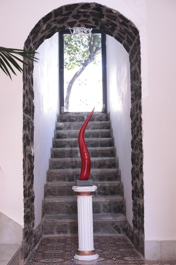 Palazzo Caracciolo Del Sole Frühstückspension Terzigno